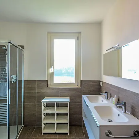 The View By Interhome * Isola Comacina