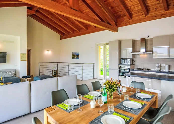The View By Interhome Nyaraló