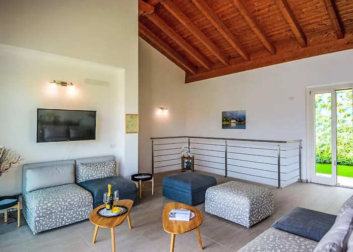 Nyaraló The View By Interhome Isola Comacina