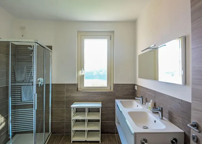 The View By Interhome * Isola Comacina